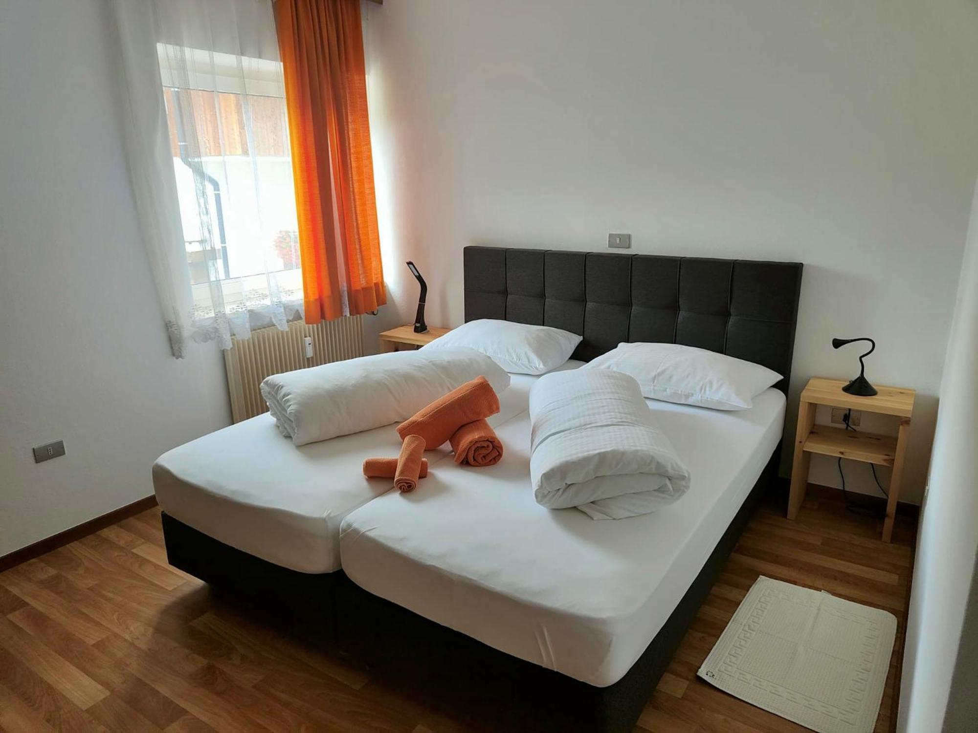 Apartments Drei Zinnen San Candido Quarto foto
